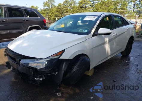 2022 Hyundai Elantra Sel z USA, uszkodzony, nr VIN 5NPLS4AG4NH054812
